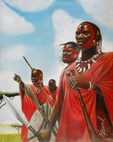 Trois guerriers Maasai en tenue traditionnelle, avec des peintures faciales et des armes.